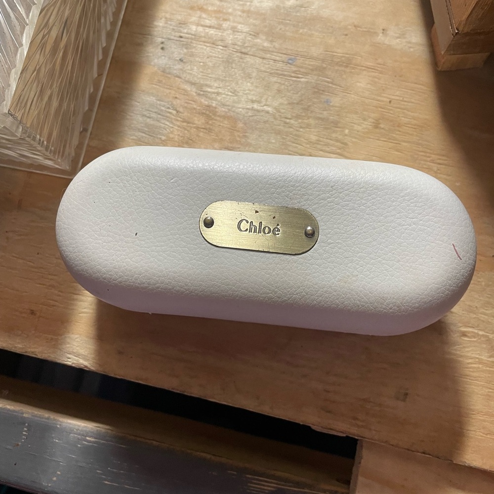 Chloe Glasses Case in White and Gold